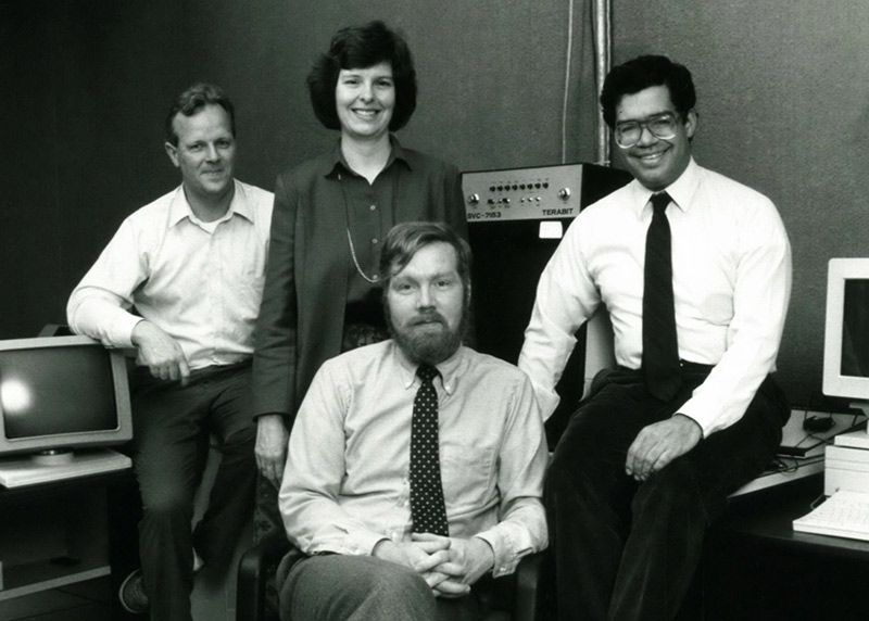 Mitte der 80er Jahre startete MSD sein HIV-Forschungsprogramm und gehörte zu den Ersten, die Medikamente zur Behandlung von HIV entdeckt und entwickelt haben. 